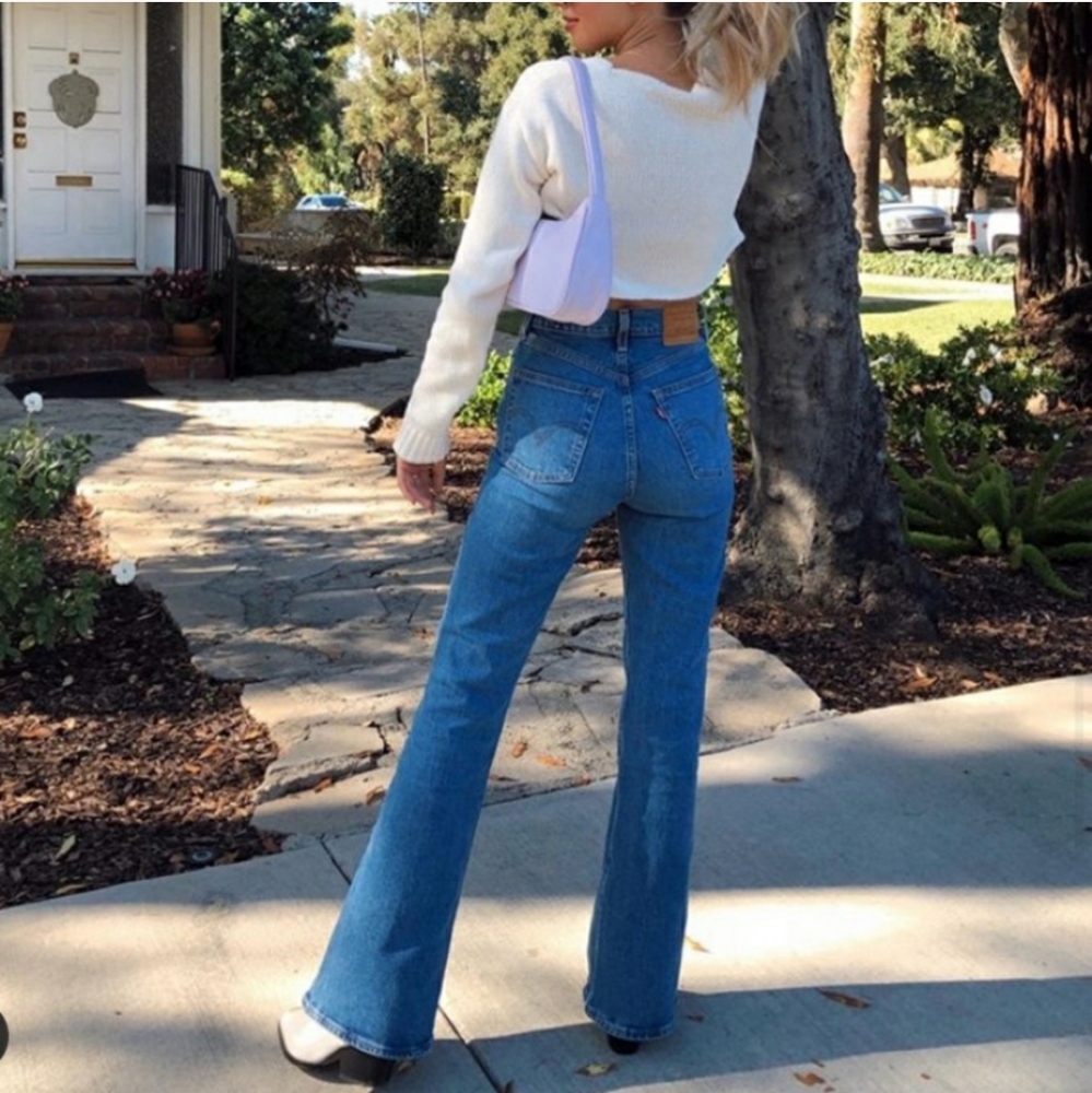 Levi's RIBCAGE Flare Super High Rise Jeans - Picture 2 of 9